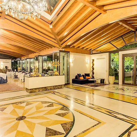 فندق Monastero & 4*