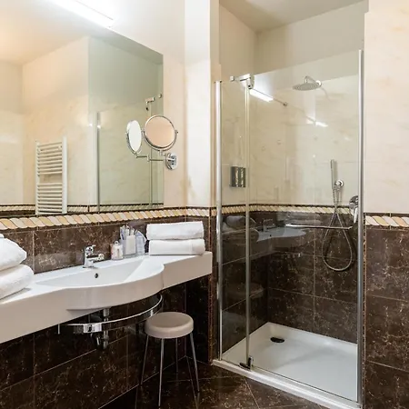 Monastero & 4* سويانو ديل لاغو