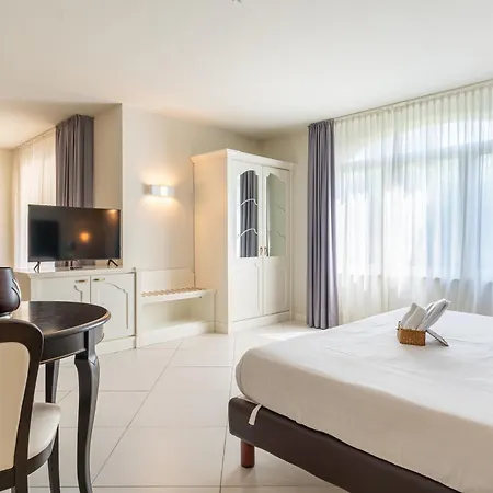 فندق Monastero & 4*